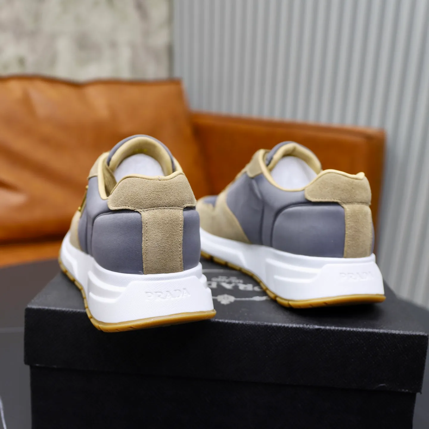 Men's shoes 💰462💰🙅‍♂️🙅‍♂️🙅‍♂️ Brand: PRADA Standard code: 38–44 (45 can be customized) Grade: Same as the official website Material: Original cowhide fabric Comfortable sheepskin lining Lightweight and wear-resistant outsole Style category: Men's fashionable casual shoes and boots Running sneakers Distinguished luxury brand elements Top luxury Color: actual picture color